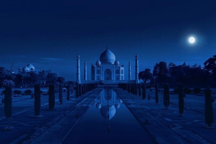 What is Taj Mahal full Moonlight