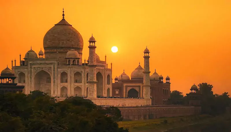 Sunrise view of Taj Mahal during one day Agra tour from Delhi